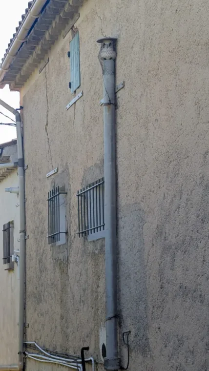 Détection d’amiante à Grasse : attention aux conduits en façade et en combles, Antibes, DIAGNOSTIC R&S - MON DIAGNOSTIQUEUR